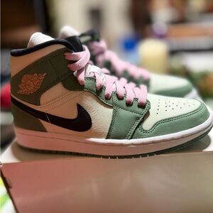 Nike Air Jordan 1 Mid SE Dutch Green WMNS 7.5 | CZ0774-300 | NEW DS w/ Box